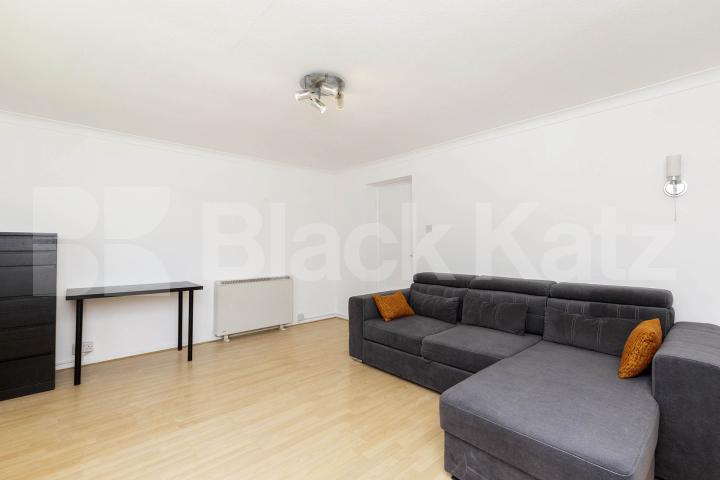 			3 Bedroom, 2 bath, 1 reception Apartment			 Dukes Avenue, Chiswick